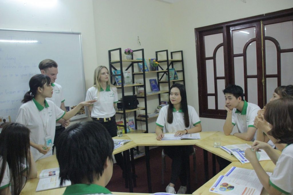 Gợi ý khóa học tiếng Anh giao tiếp nâng cao uy tín tại Hà Nội